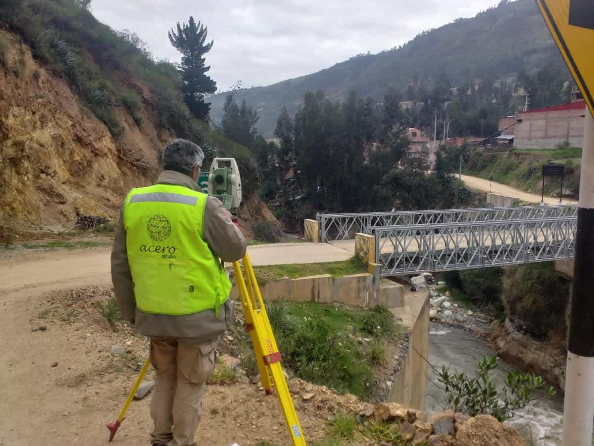 Estación total en terreno montañoso